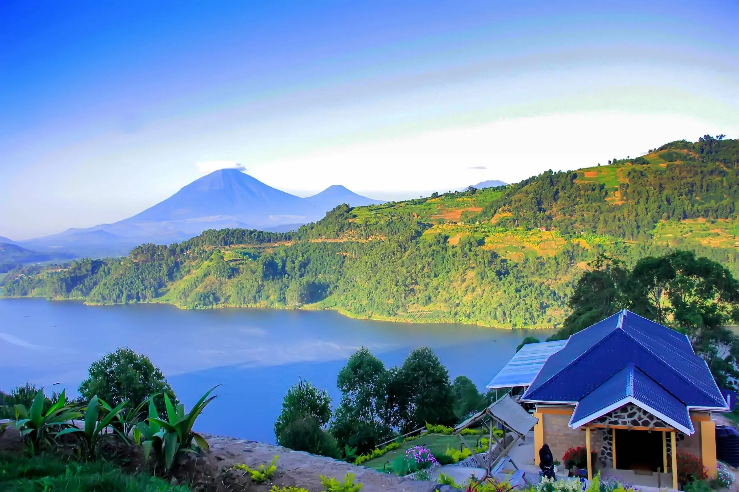 IM_UG_BWI_Lake-Mulehe-Gorilla-Lodge_Aerial-view2-scaled