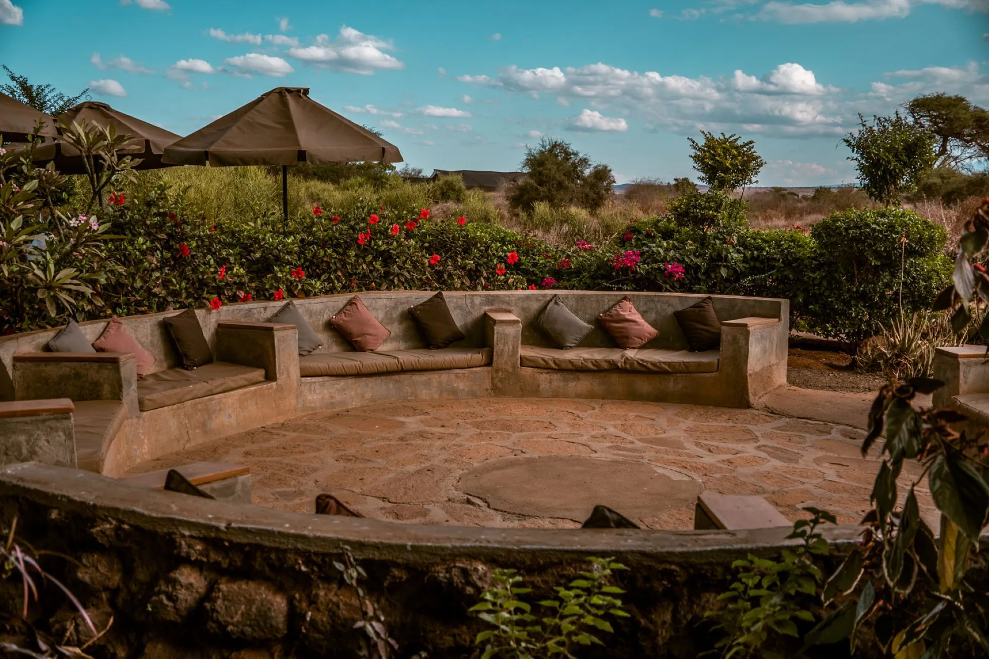 IM_KE_AMB_Tulia-Amboseli-Safari-Camp_Seating-outside.webp