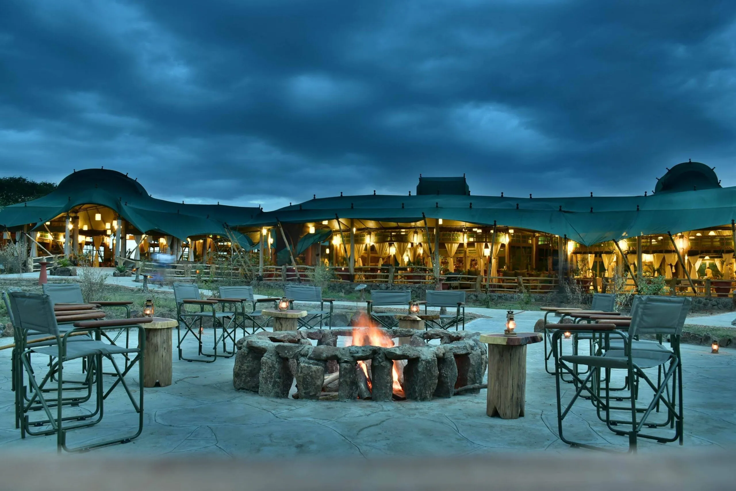 IM_KE_MAR_Mara-Maisha-Camp_Fireplace-scaled-1.webp