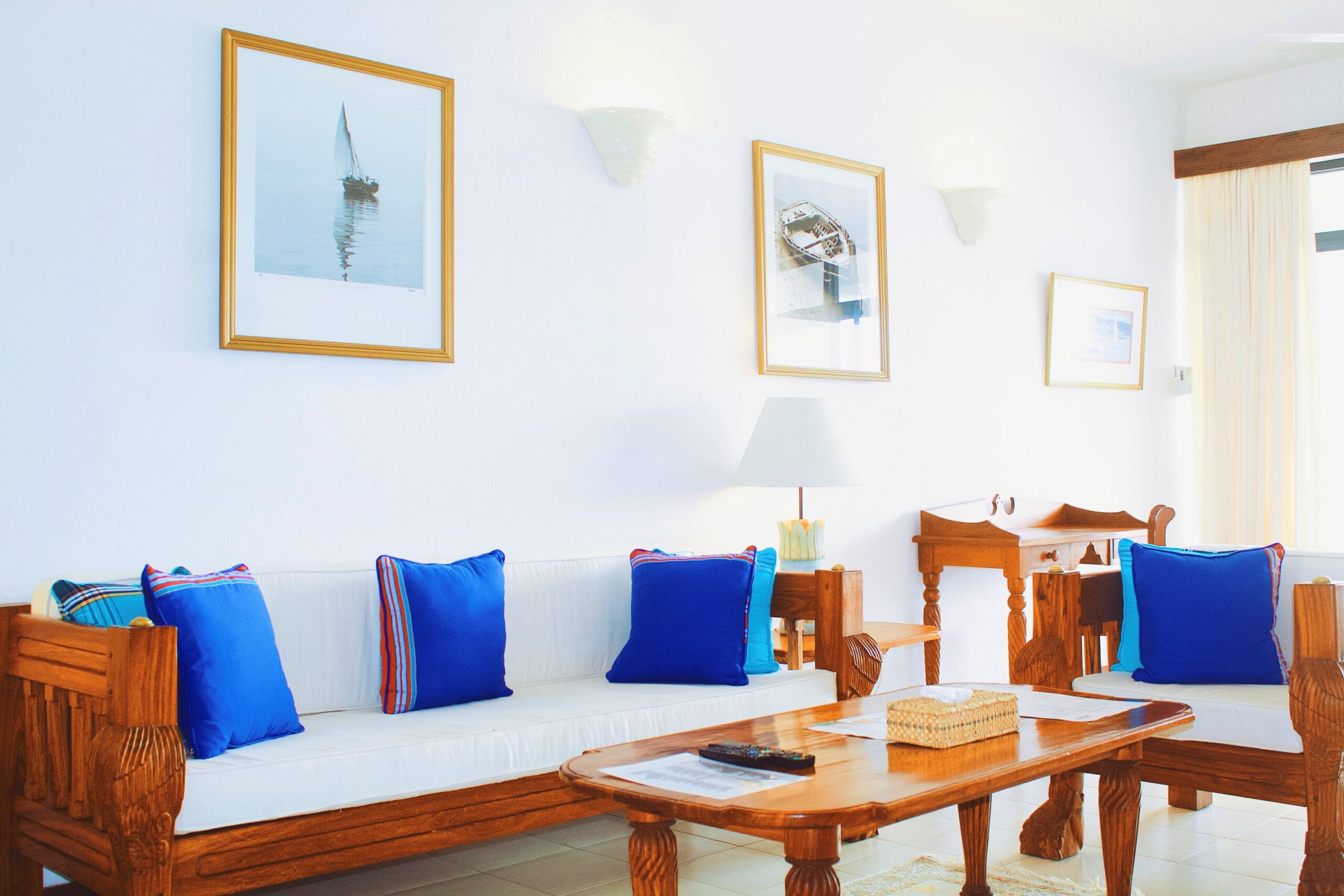IM_KE_MOM_The-Tamarind-Village_Living-room-28229-scaled-1.jpg