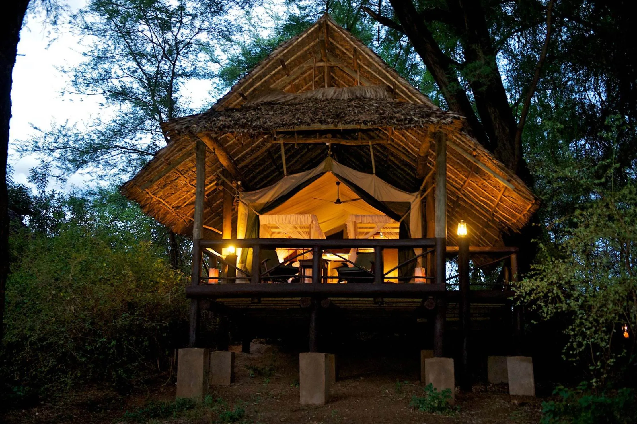 IM_KE_SAM_Samburu-Intrepids-Camp_Outside-1.webp