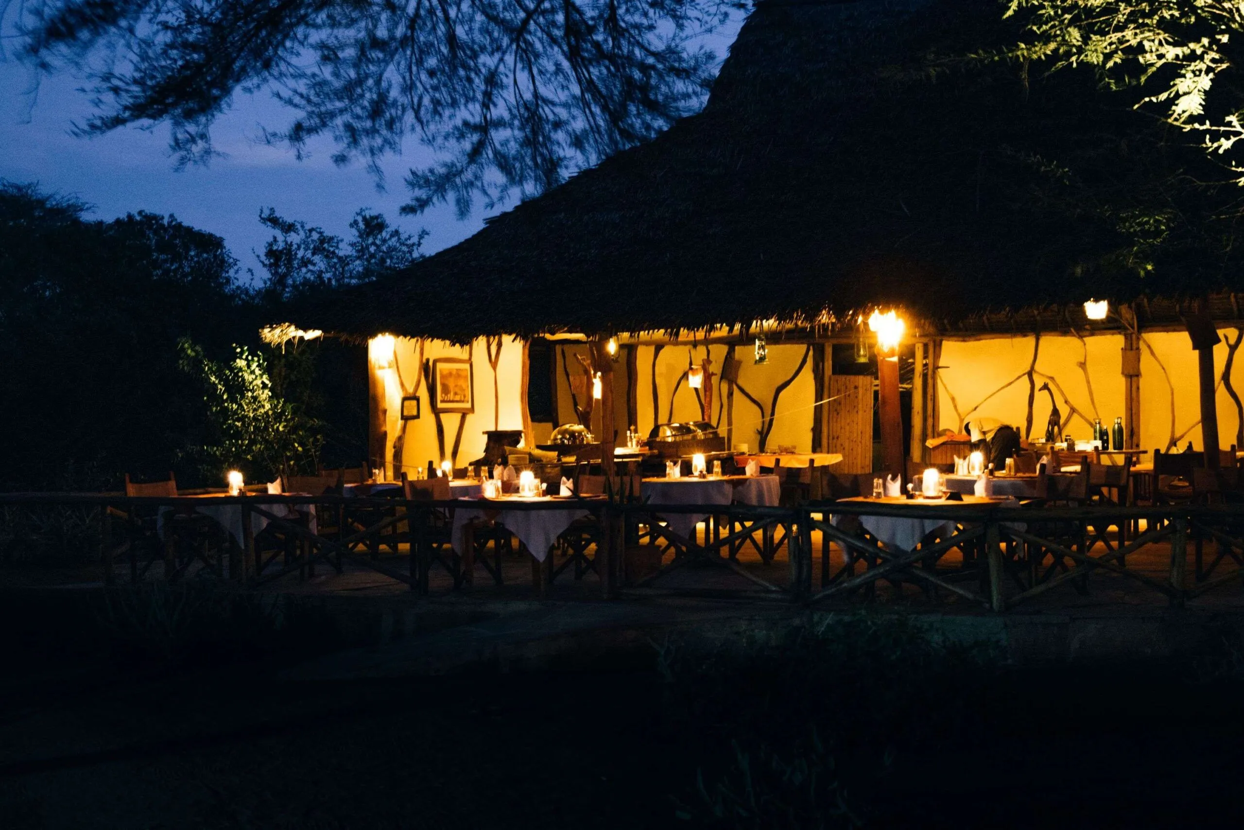 Restaurant-at-night-scaled-1.webp