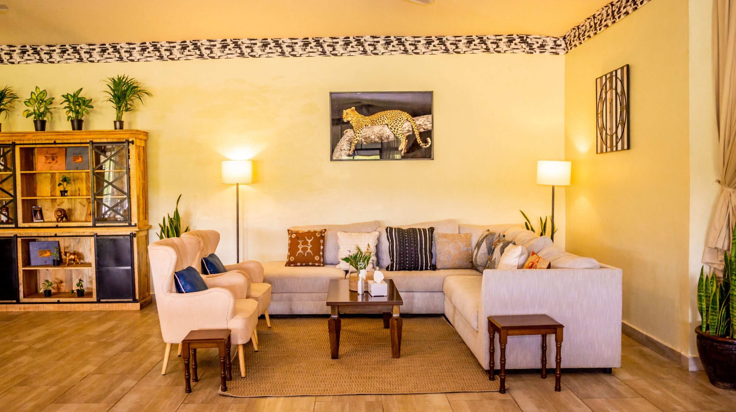 lounge-scaled-1.jpg