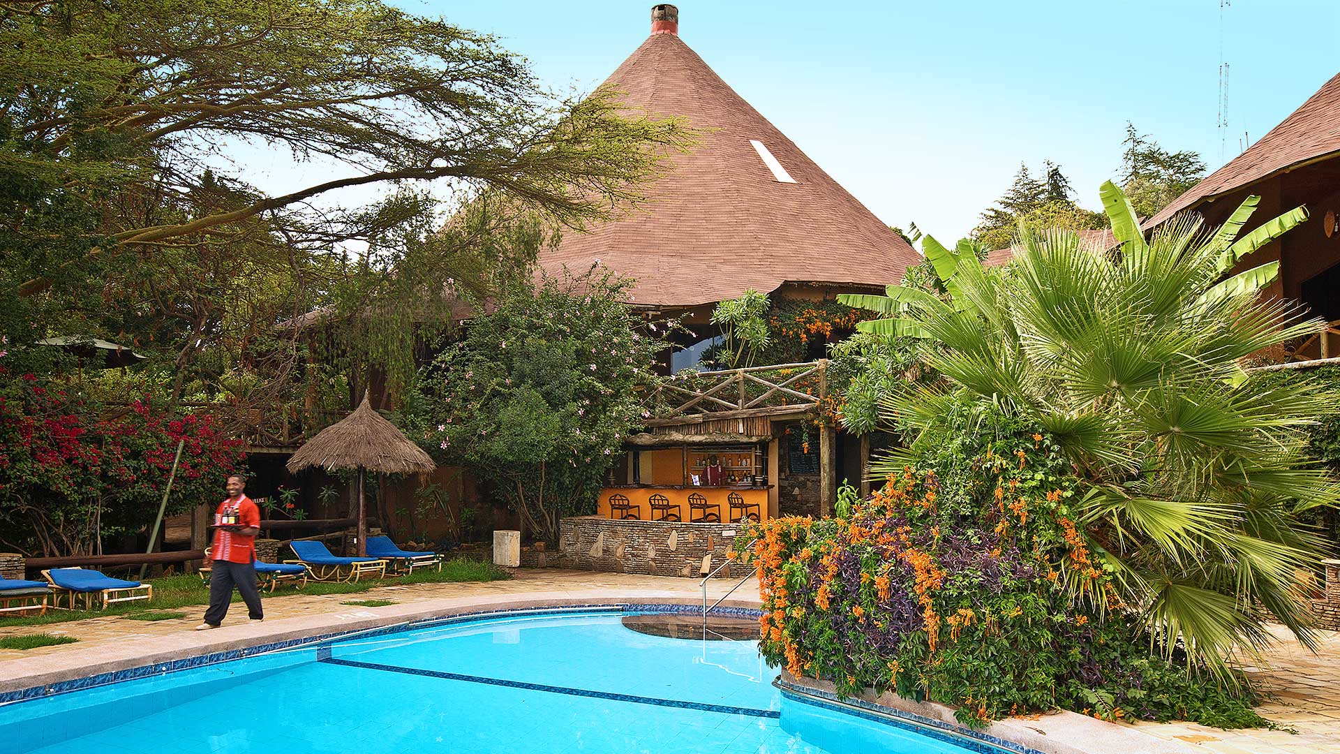 pool-and-lodge.jpg